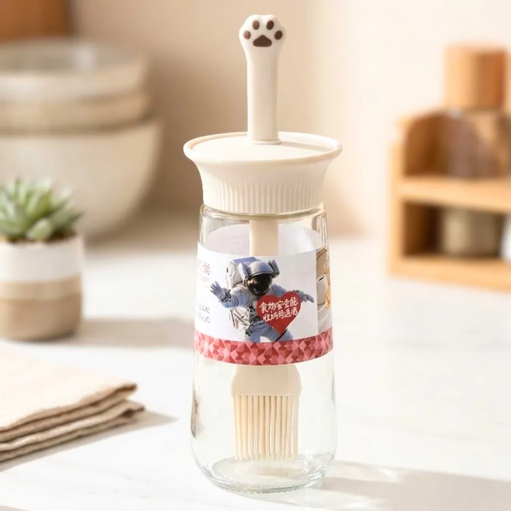 (1574) BOTOL MINYAK WADAH DENGAN TUTUP KUAS